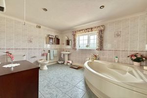Bedroom 1 En-suite- click for photo gallery